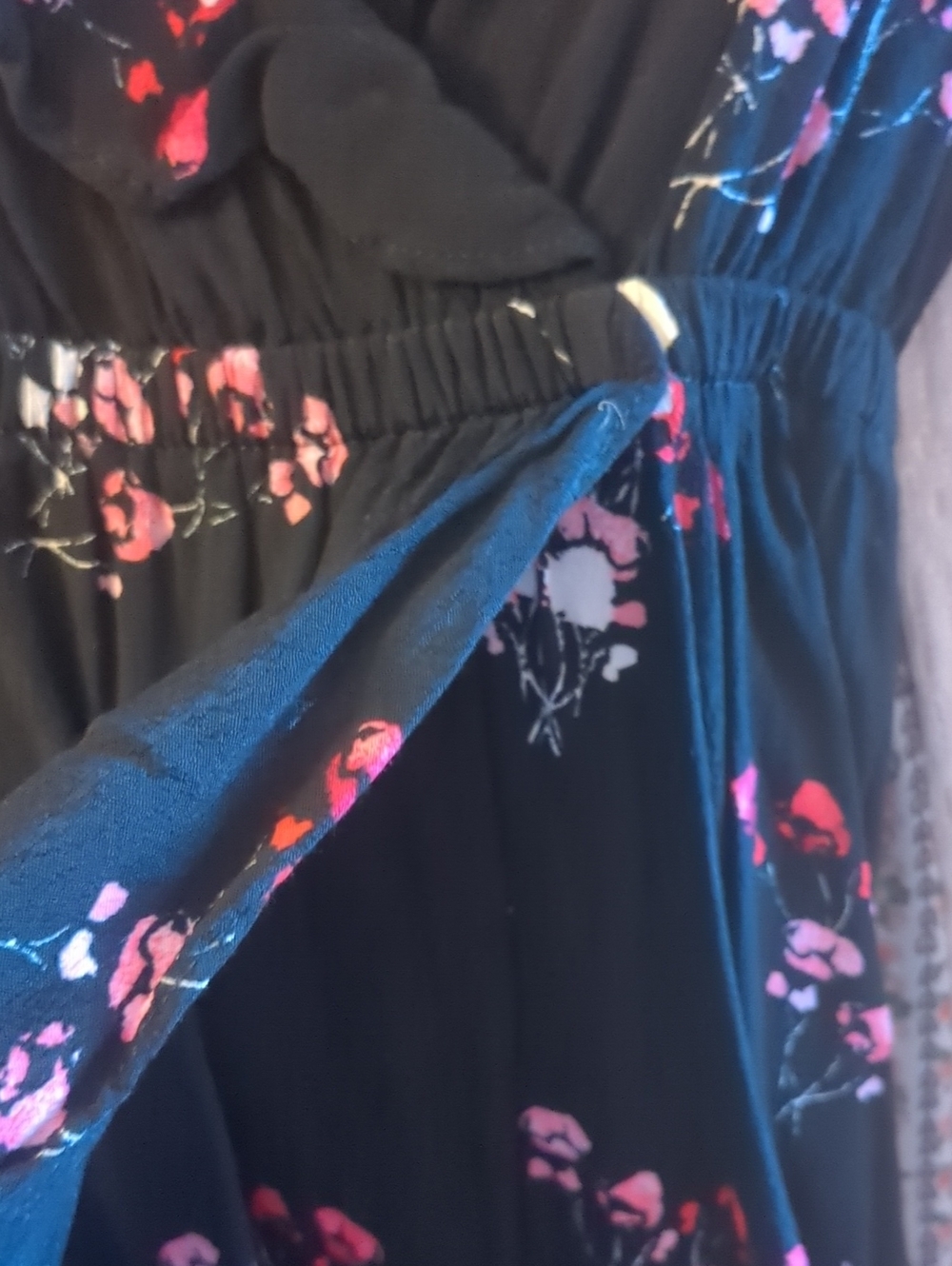 Express Ruffle Floral Mini Desss - Picture 5 of 10